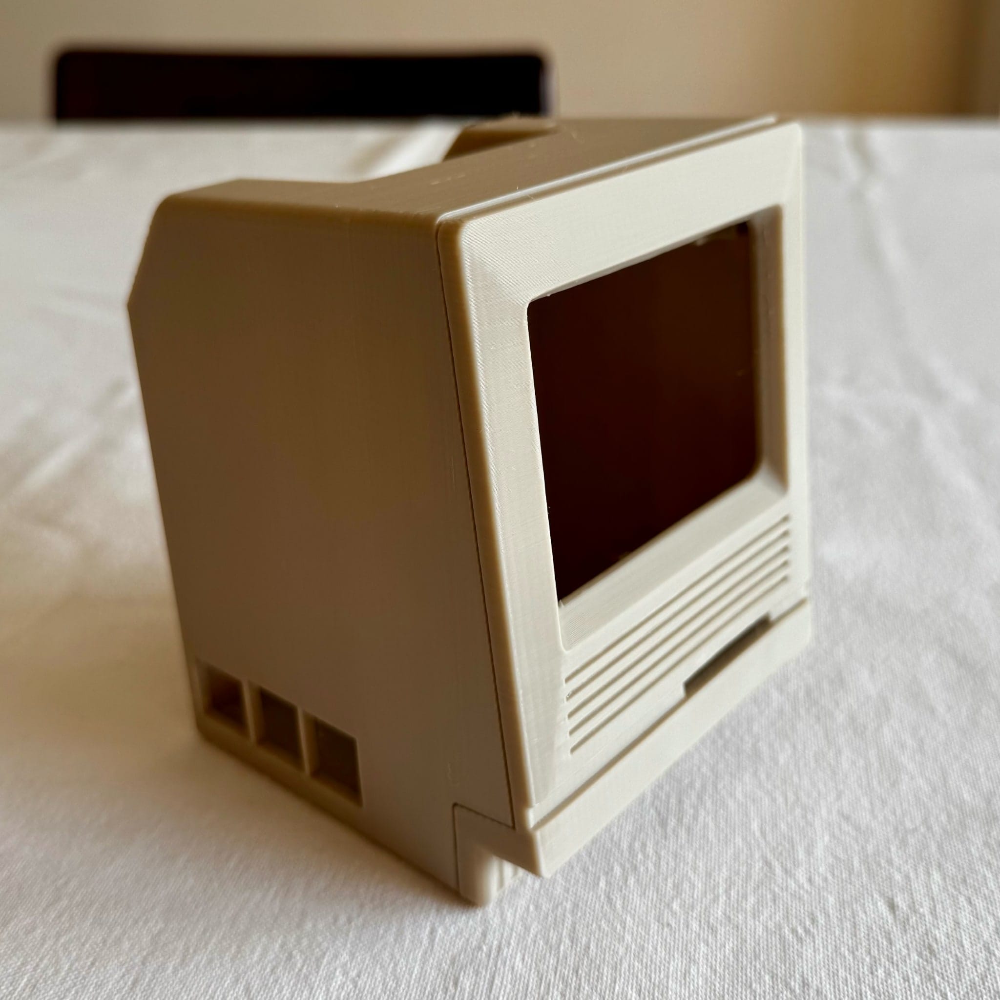 SE/30-like Raspberry Pi case