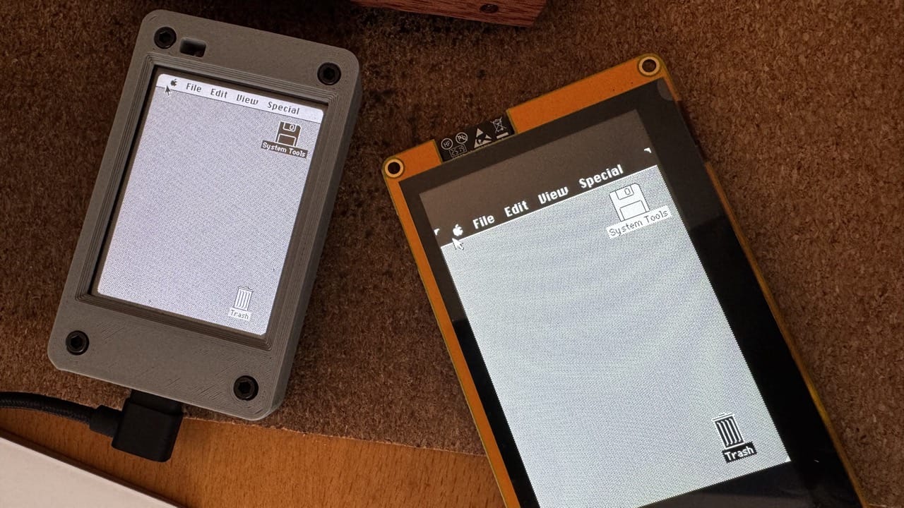 Cydintosh on two CYD displays