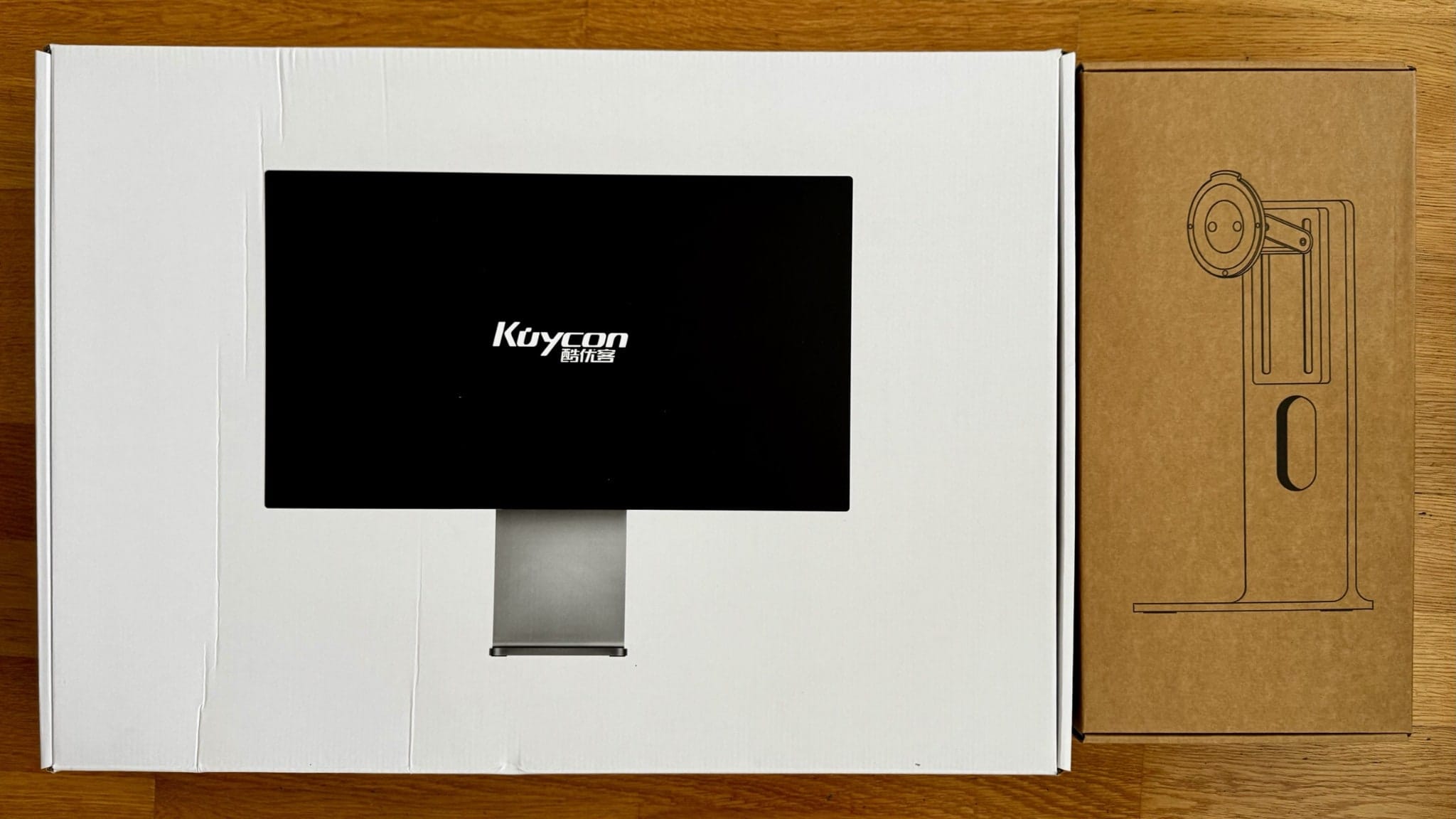 Kuycon P20 display and stand shipping boxes