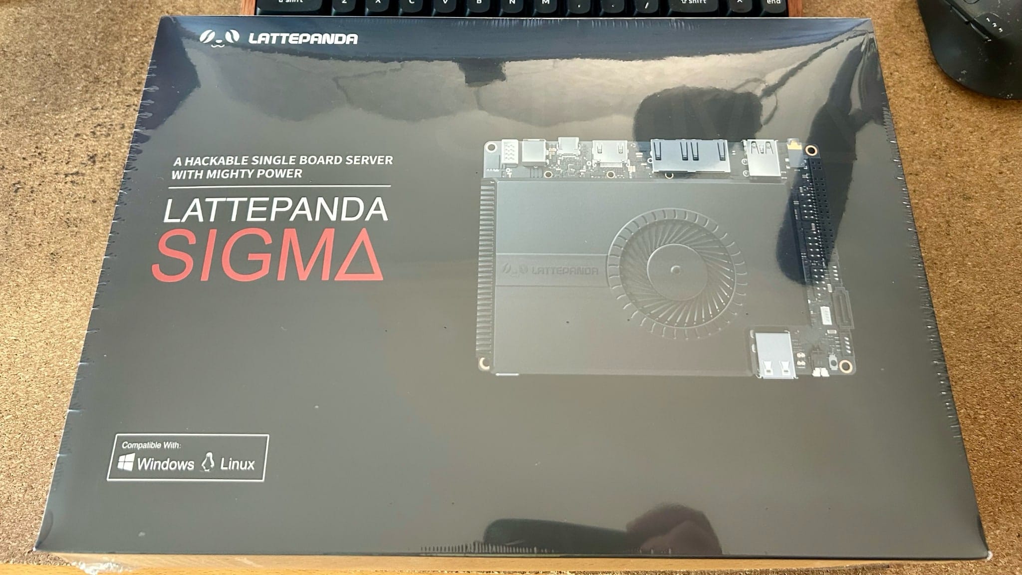 LattePanda Sigma retail box