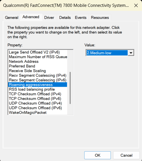 Qualcomm FastConnect 7800 adapter advanced properties showing Roaming aggressiveness set to Medium-low