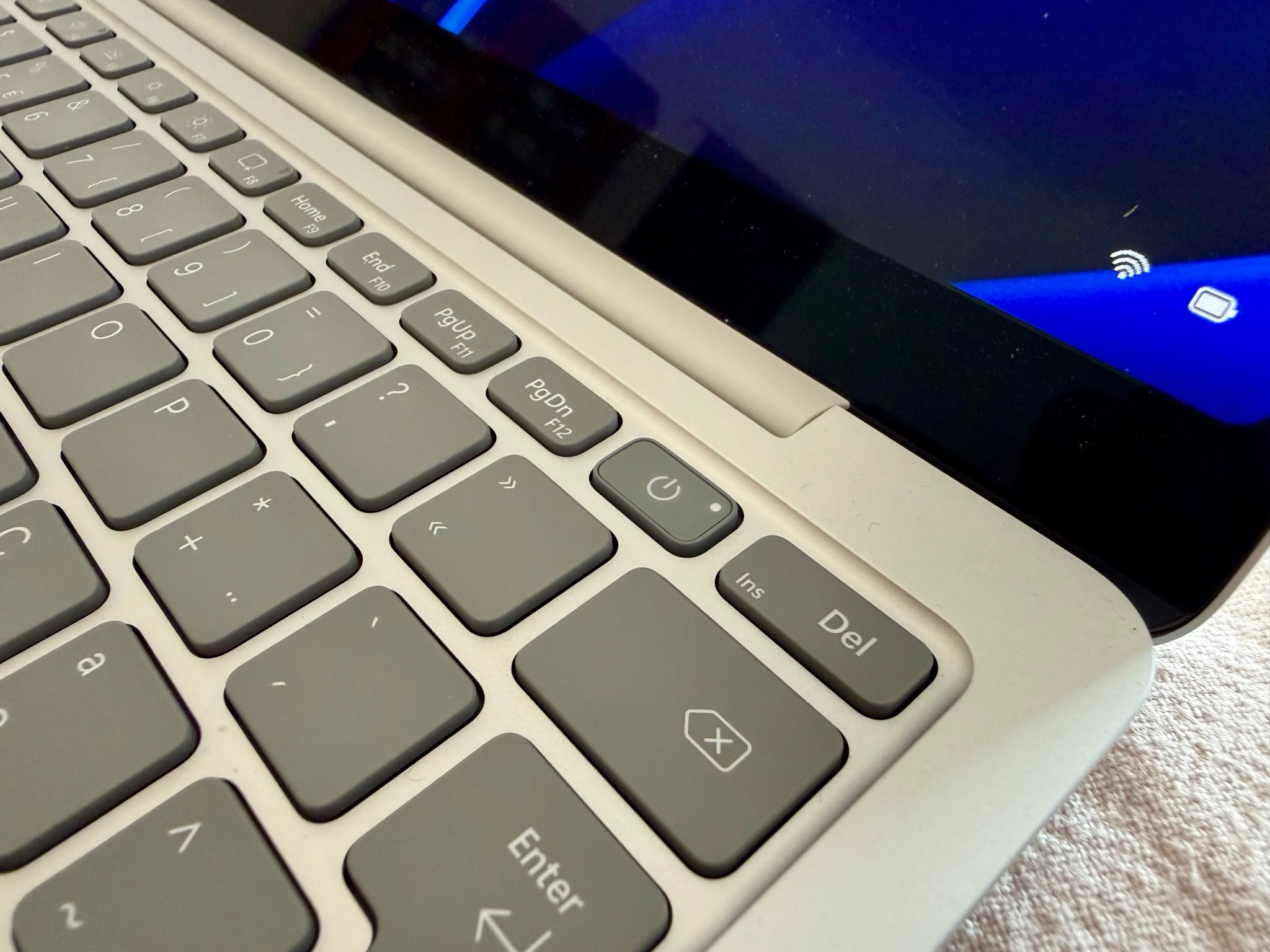 Surface Laptop keyboard and power button with integrated fingerprint reader